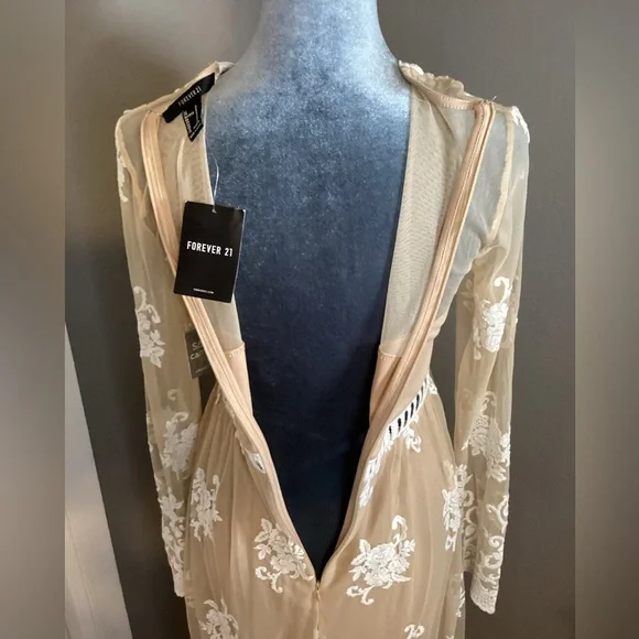 NWT Forever 21 Embroidered Lace Dress Size S - Picture 10 of 13